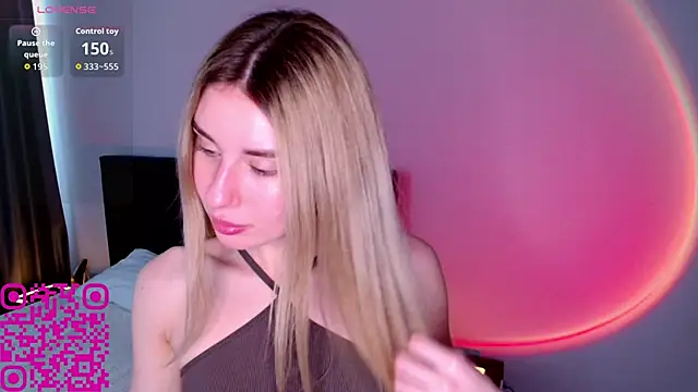Snapshot of LulyDOLL chatting on April 2026 06:55:02 AM LulyDOLL online show from April 2026 06:55:02 AM