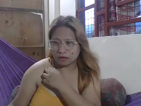 Snapshot of PinayChristine chatting on June 2026 10:25:01 AM PinayChristine online show from June 2026 10:25:01 AM