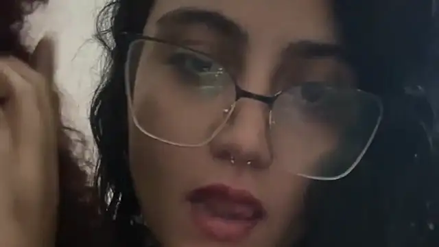 Snapshot of MENINAS_70 chatting on July 2026 03:23:01 AM MENINAS 70 online show from July 2026 03:23:01 AM