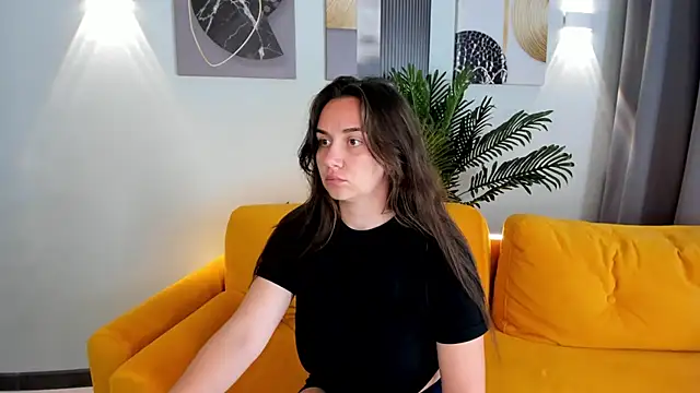 Domirelle online show from June 2026 12:13:02 PM