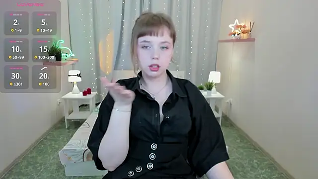 Snapshot of LeonaHicks chatting on March 2026 09:58:02 AM LeonaHicks online show from March 2026 09:58:02 AM