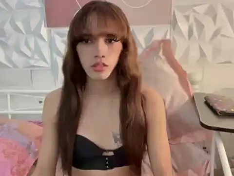 Leijona Milker online show from May 2026 12:32:01 PM