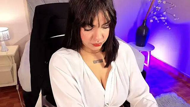 dania22  online show from April 2026 02:15:02 PM