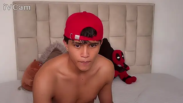 LYAN DYLAN online show from May 2026 02:25:02 PM