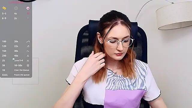 LoraLanett online show from May 2026 02:55:01 PM