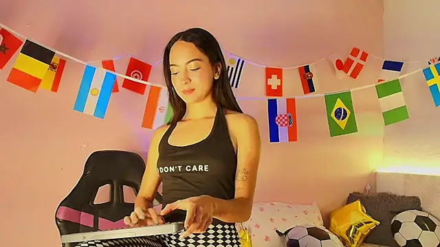 Daphne Rosse online show from June 2026 12:07:02 PM