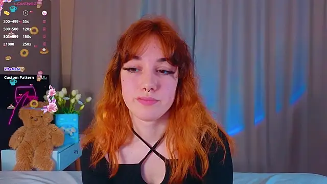 Snapshot of JoanReed chatting on April 2026 08:37:02 AM JoanReed online show from April 2026 08:37:02 AM