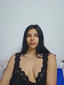 Snapshot of Crissdesire chatting on June 2026 05:43:01 AM Crissdesire online show from June 2026 05:43:01 AM
