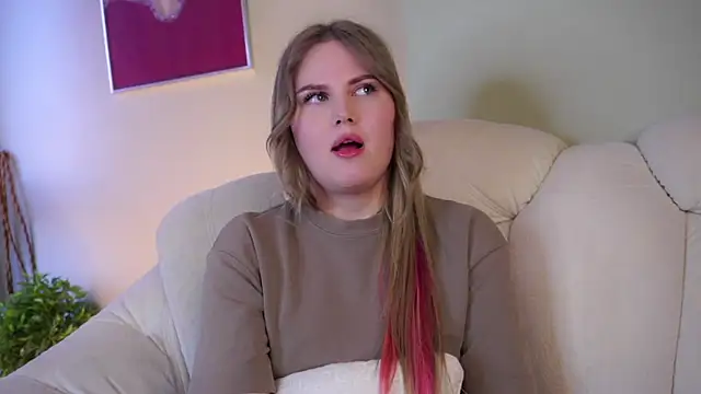 PaulinaBigley online show from April 2026 11:43:01 AM