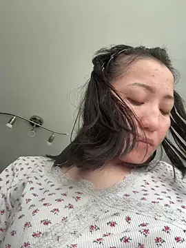 Snapshot of Molly242424- chatting on March 2026 01:49:02 PM Molly242424- online show from March 2026 01:49:02 PM