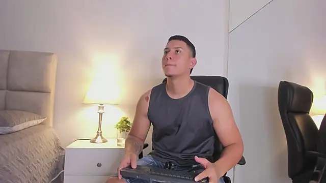 Chriss Diamond online show from June 2026 07:56:02 PM