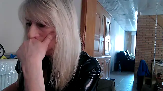 Snapshot of MeesteresHeidi-subbraafke chatting on April 2026 10:49:02 AM MeesteresHeidi-subbraafke online show from April 2026 10:49:02 AM