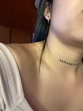 Snapshot of Violetaa_pink18 chatting on May 2026 02:25:02 PM Violetaa pink18 online show from May 2026 02:25:02 PM
