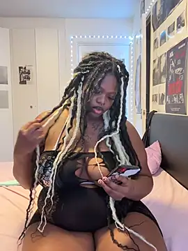 Snapshot of Nyla_xox chatting on June 2026 08:47:01 PM Nyla xox online show from June 2026 08:47:01 PM