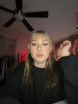 peachesncreamyy online show from April 2026 03:44:01 AM
