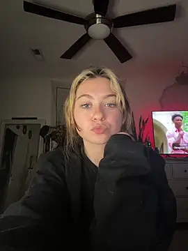 peachesncreamyy online show from April 2026 01:10:02 AM