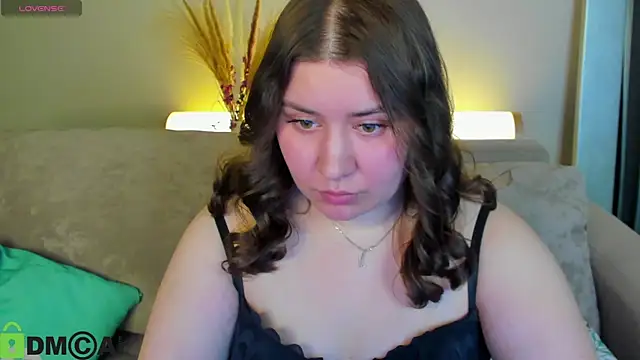 Snapshot of Maya_Raay chatting on April 2026 01:11:01 AM Maya Raay online show from April 2026 01:11:01 AM