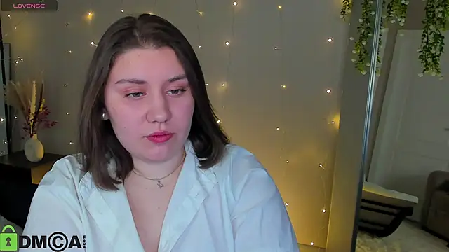 Snapshot of Maya_Raay chatting on May 2026 01:24:01 AM Maya Raay online show from May 2026 01:24:01 AM