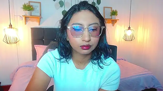 Snapshot of Violet_2003 chatting on April 2026 02:08:01 PM Violet 2003 online show from April 2026 02:08:01 PM