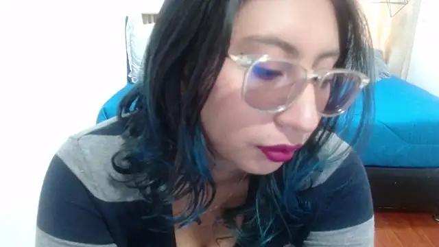 Snapshot of Violet_2003 chatting on May 2026 02:13:02 PM Violet 2003 online show from May 2026 02:13:02 PM