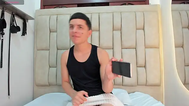 Snapshot of Axel_OS chatting on March 2026 03:01:02 AM Axel OS online show from March 2026 03:01:02 AM