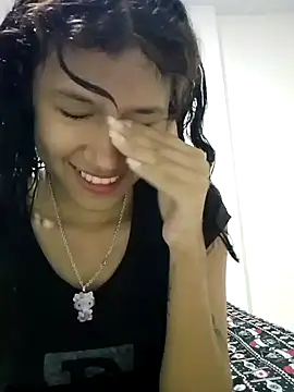 Yi Uzi online show from May 2026 11:12:03 PM