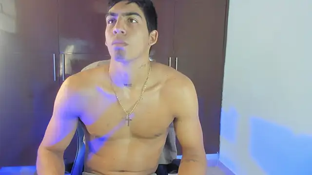 Milo LatinBoy online show from April 2026 07:14:01 PM
