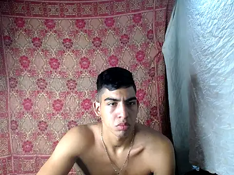 Milo LatinBoy online show from May 2026 04:40:01 AM