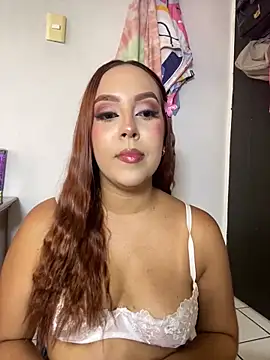 Snapshot of victoria_luxx_ chatting on April 2026 09:39:33 PM victoria luxx online show from April 2026 09:39:33 PM