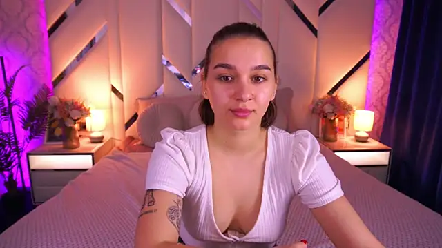 Snapshot of FlirtyMusa chatting on April 2026 12:43:01 PM FlirtyMusa online show from April 2026 12:43:01 PM