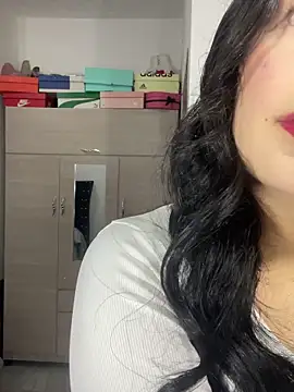 Snapshot of Cami_olarte chatting on April 2026 06:30:02 PM Cami olarte online show from April 2026 06:30:02 PM