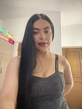 Snapshot of Cami_olarte chatting on April 2026 05:32:02 AM Cami olarte online show from April 2026 05:32:02 AM