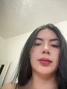 Snapshot of Cami_olarte chatting on April 2026 05:10:02 AM Cami olarte online show from April 2026 05:10:02 AM