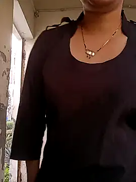 Raanieoy012 online show from April 2026 01:50:01 AM