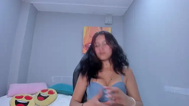 viollet saens online show from April 2026 07:22:01 PM