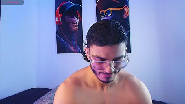 IamAxel03 online show from April 2026 05:19:02 PM