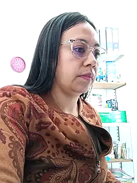 Snapshot of Violeta--7 chatting on April 2026 01:47:02 PM Violeta--7 online show from April 2026 01:47:02 PM