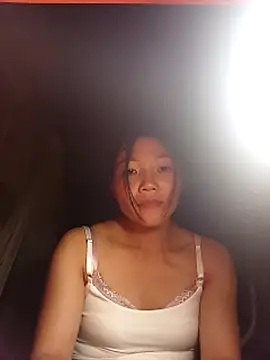Snapshot of -Quyny- chatting on April 2026 01:52:02 PM -Quyny- online show from April 2026 01:52:02 PM