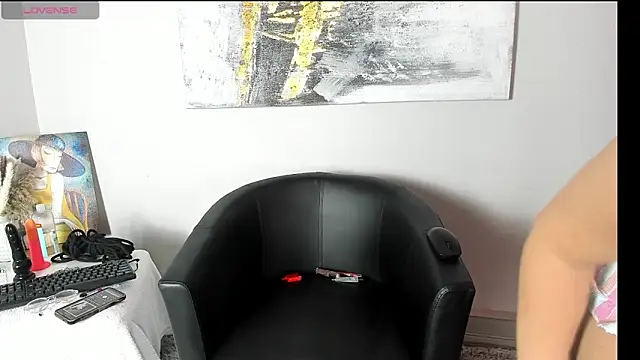 ZoeBrownn online show from April 2026 12:02:02 AM