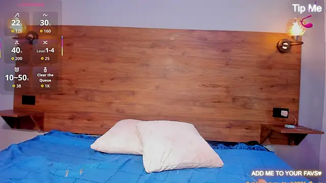MOONWUW online show from May 2026 12:27:02 AM