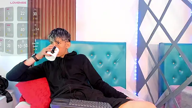 Tommy Fox online show from April 2026 01:09:02 PM