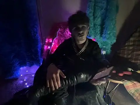 Snapshot of noahfoxxftm chatting on March 2026 03:06:02 AM noahfoxxftm online show from March 2026 03:06:02 AM