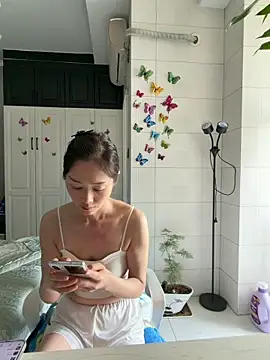 Snapshot of yuanpu0925 chatting on April 2026 11:42:02 PM yuanpu0925 online show from April 2026 11:42:02 PM
