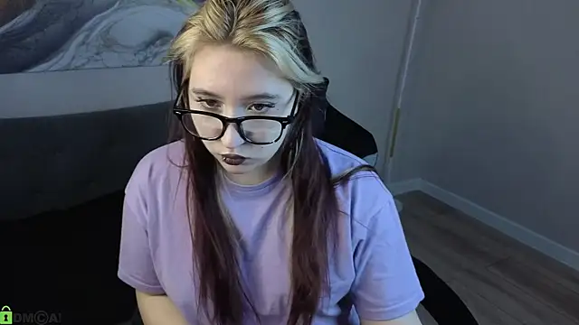 Luna Host online show from May 2026 01:12:01 AM