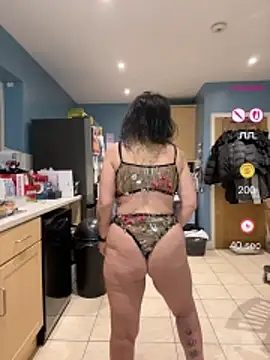 IvyBelleMilf online show from May 2026 09:10:01 PM
