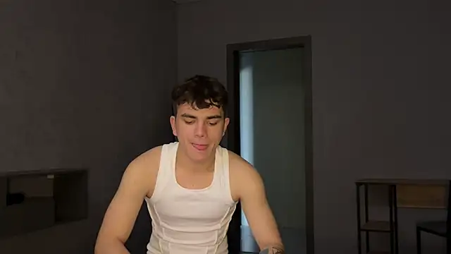 MaxWoolf online show from May 2026 01:39:01 PM