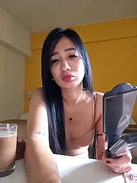 Snapshot of Emceeeeee25 chatting on March 2026 04:45:02 AM Emceeeeee25 online show from March 2026 04:45:02 AM