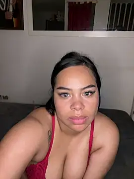 lunaa love online show from May 2026 11:34:04 PM