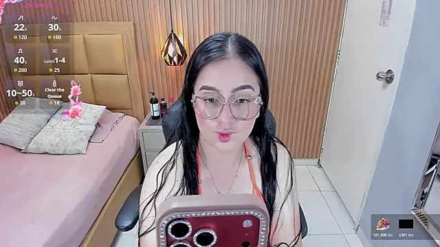 SAMANTHAFIORE2 online show from May 2026 07:43:01 PM