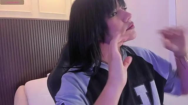 MILLYEVANS1 online show from April 2026 03:02:01 AM